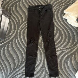 black ripped skinny jeans